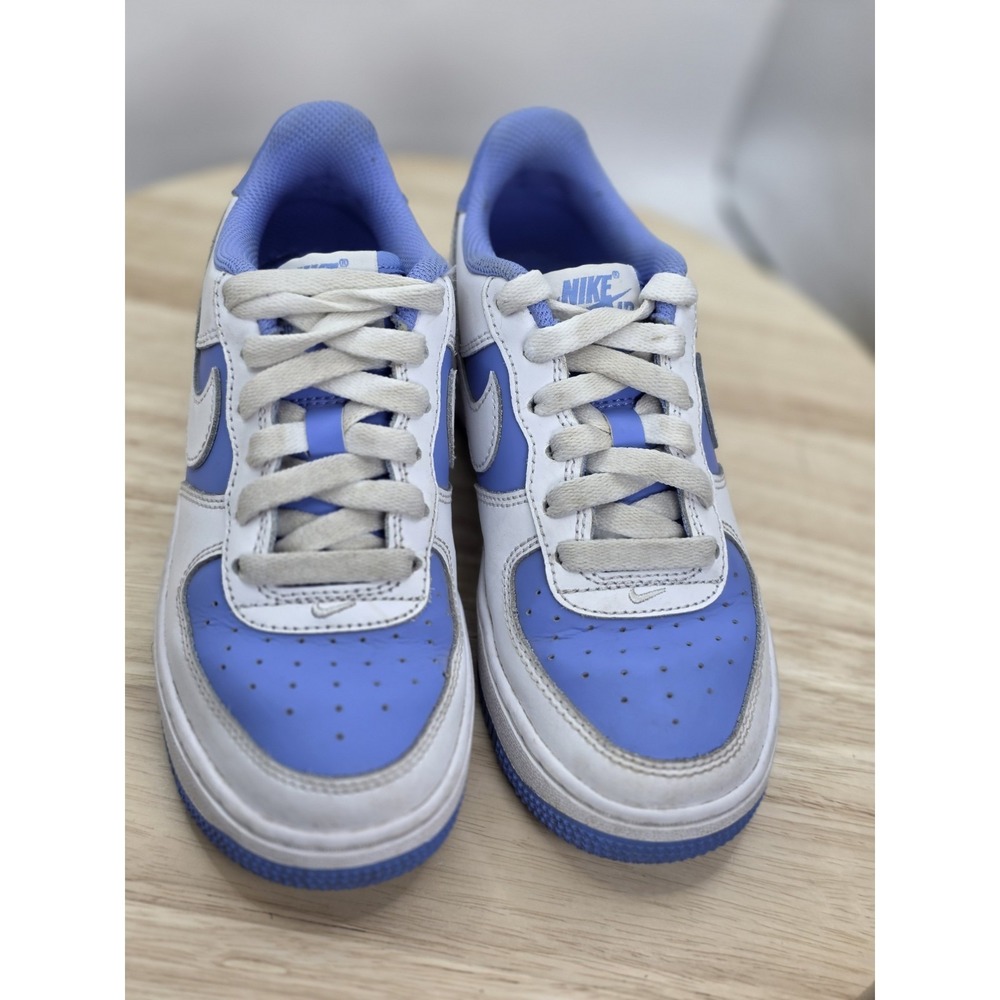 Kids Sz 2Y - Nike Air Force 1 White Blue Leather Sneakers Lace Up HV0936-100 - Picture 4 of 11